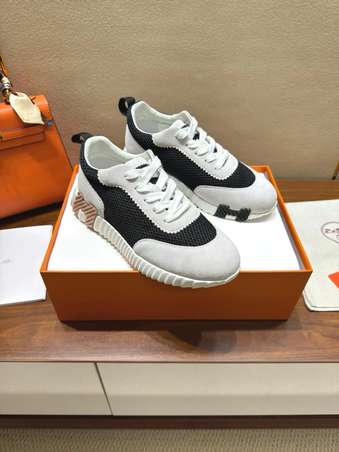 💕💕Factory direct selling price p640💕💕 Men ➕20💰Hermes 🐎24 new sports shoes 🆕 H family 2024giga new sports shoes **3cm, a real artifact, original molded outsole, very stylish and light, perfect foot feel💯 size: 34-46 (customized at 34.45.46)